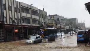 Meteoroloji Uyarmıştı: Şanlıurfa'da Şiddetli Sel Hayatı Felç Etti