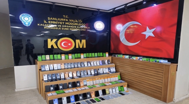 Şanlıurfa'da araçta 280 kaçak telefon bulundu