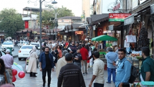 Şanlıurfa'da Bayram Yoğunluğu: Çarşılar Dolup Taştı