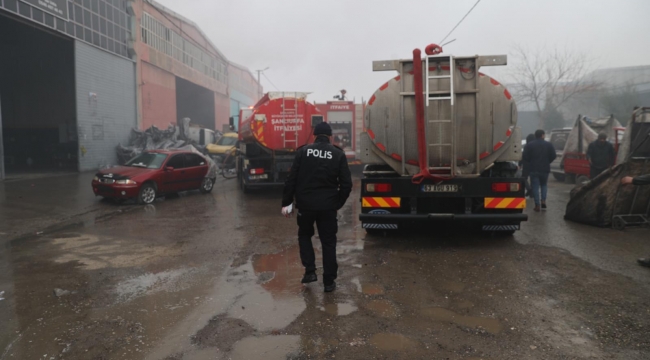 Şanlıurfa'da Depo Yangını, Polis ve İtfaiye Seferber Oldu