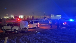 Şanlıurfa'da İki Araç Çarpıştı, 5 Yaralı