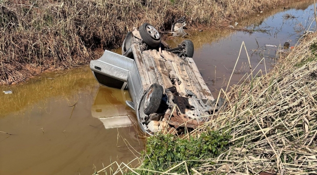 Şanlıurfa'da Otomobil Tahliye Kanalına Uçtu