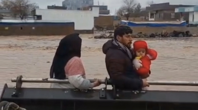 Viranşehir'de Mahsur Kalan Aile Kurtarıldı