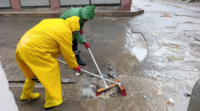 Yağışlara karşı kent genelinde kesintisiz mesai 
