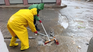 Yağışlara karşı kent genelinde kesintisiz mesai 