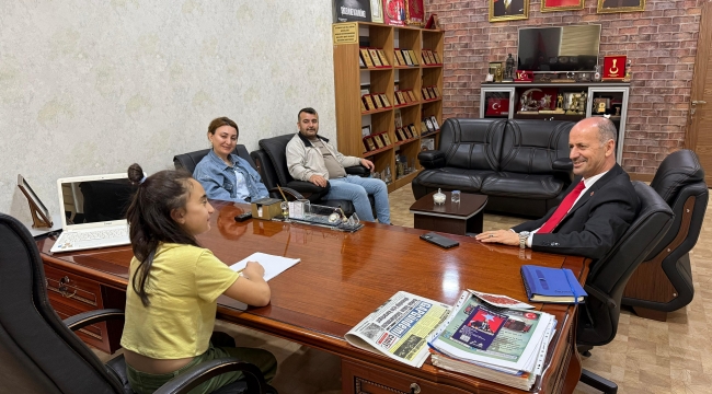 Başkan Yavuz Koltuğu Şehit Kızı Buğlem Bozkurt'a Devretti