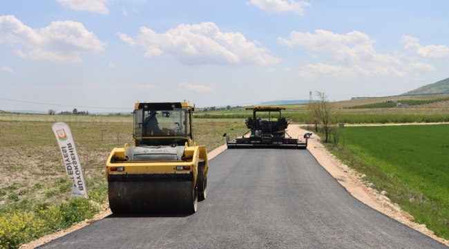 Büyükşehir, 14 Kilometrelik Grup Yolunu Asfaltla Buluşturuyor