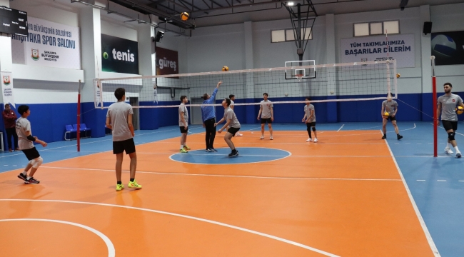 Büyükşehir Belediyesi Genç Erkekler Voleybol Takımı Çeyrek Finallere Hazırlanıyor