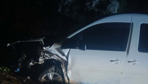 Halfeti'de Gece Yarısı Kaza: Araçlar Hurdaya Döndü