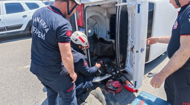 Haliliye'de korkutan kaza: Sürücü sıkıştığı yerden kurtarıldı