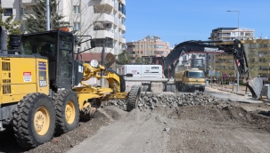 Mustafa Direkli Caddesi Sıcak Asfaltla Yenileniyor