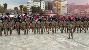 Şanlıurfa'da 106. Yıl Coşkusu! Mehteran Gösterisi Büyük İlgi Gördü