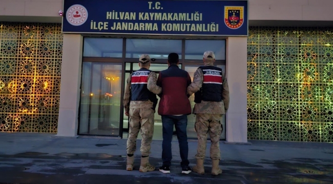 Şanlıurfa'da Jandarma Operasyonu: 5 Firari Hükümlü Yakalandı!