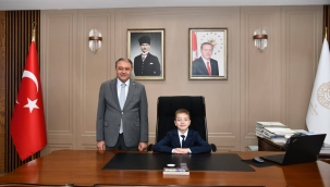 Şanlıurfa'da Koltuk Çocuklara Emanet: Minik Mehmet Vali Oldu!