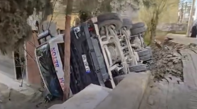Şanlıurfa'da Tehlike Saçan Kaza: Mikser Bahçeye Girdi