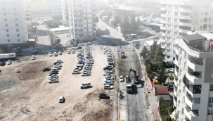 Şanlıurfa'da Yenilenen Cadde, Trafiğe Kapatıldı