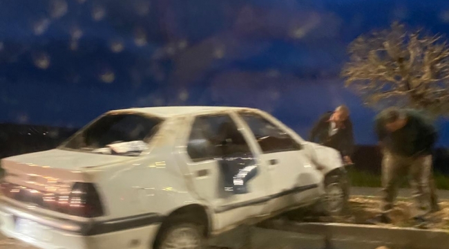 Şanlıurfa Yolunda Feci Kaza: Araç Refüje Çıktı