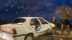 Şanlıurfa Yolunda Feci Kaza: Araç Refüje Çıktı