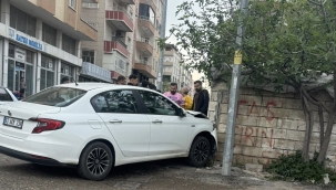 Viranşehir'de Korkunç Kaza: Araç Ev Duvarına Çarptı