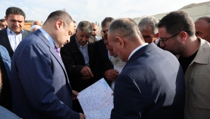 Başkan Gülpınar, "2 Yılda Bütün Yolları Bitireceğim Demek Hayalcilikten Öteye Gitmez"
