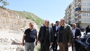 Başkan Gülpınar, Birecik'te Esnafı Ve Vatandaşları Ziyaret Etti
