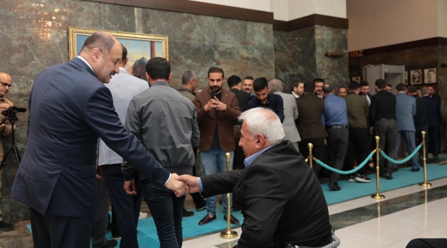 Başkan Gülpınar, Büyükşehir Personeliyle Bayramlaştı