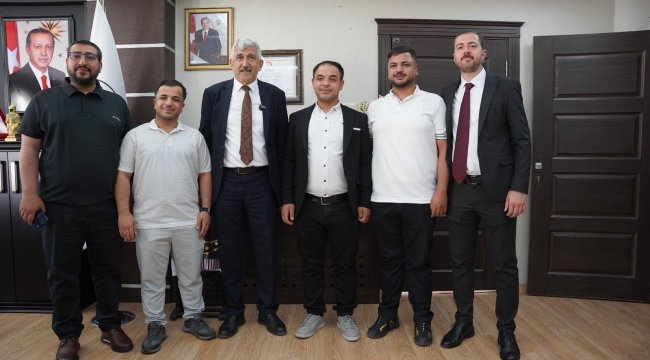 Başkan Hallaç'tan Kahta'da Gönülleri Buluşturan Bayramlaşma 