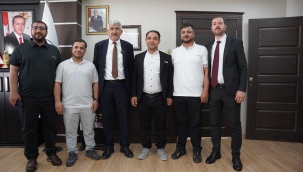 Başkan Hallaç'tan Kahta'da Gönülleri Buluşturan Bayramlaşma 