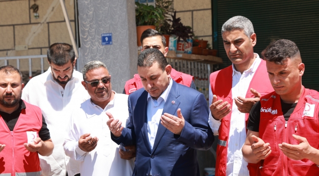 Başkan Özyavuz, Bayramda Gündüz Ailesini Unutmadı 