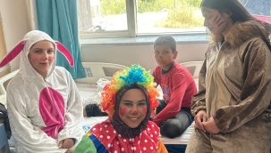 Hastane Koridorları Kahkahalarla Yankılandı