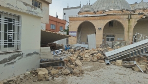 Şanlıurfa'da Korkutan Gece: Minare Çöktü, Herkes Şaşkın