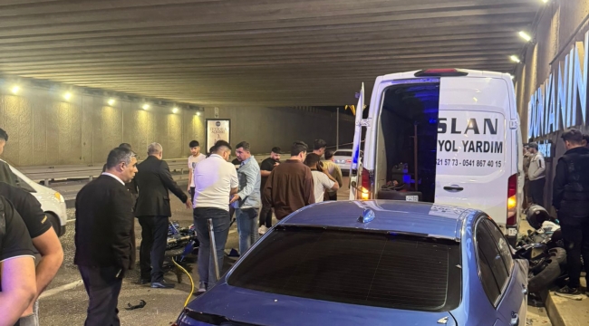 Şanlıurfa'da Trafik Kazası: İki Motosiklet Aynı Araca Çarptı