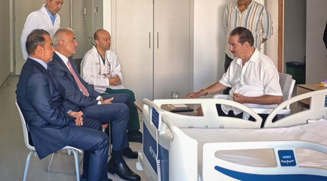 Bakan Ersoy'dan Tatlıses'e Anlamlı Ziyaret