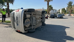 Birecik'te İki Araç Çarpıştı, 2 Yaralı