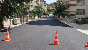 Büyükşehir, Akbayır Mahallesi'nde Yolları Sıcak Asfaltla Yeniliyor