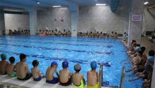 Haliliye Belediyesi Yaz Spor Okullarında Yüzme Kurslarıyla Yaz Dolu Dolu Geçiyor