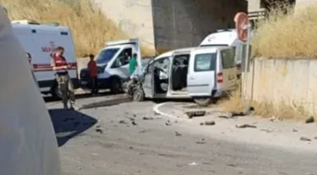 Karaköprü'de Feci Kaza: 3 Araç Birbirine Girdi