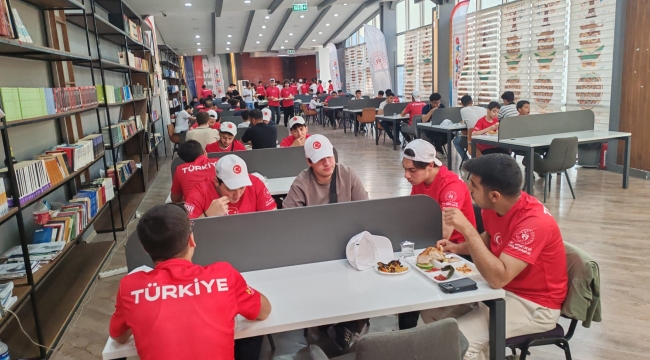 Milli Maç Heyecanı Şanlıurfa Gençlik Merkezi'nde Yaşandı
