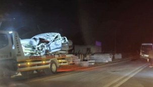 Şanlıurfa'da otomobil ile kamyon çarpıştı, 1 ölü 