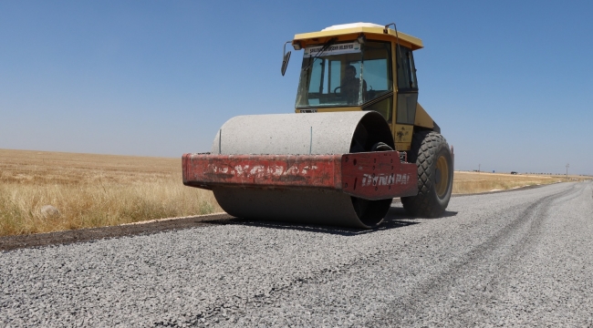 Büyükşehir'in Suruç Kırsalında Yol Atağı Sürüyor