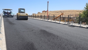 Evren Sanayi Sitesi Katlı Köprülü Kavşağı'nda Asfalt Serimi Devam Ediyor