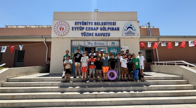 Eyyübiye'de Çocuklar Güvenle Serinliyor