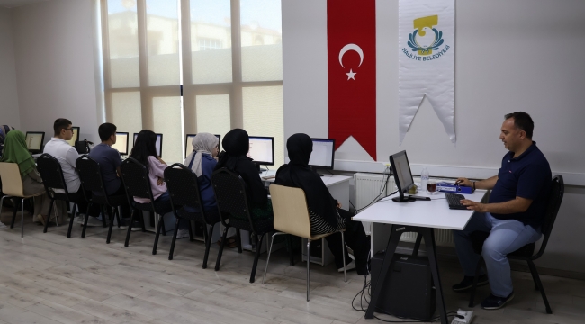 Haliliye Belediyesi Gençlerin Eğitimine Destek Olmayı Sürdürüyor