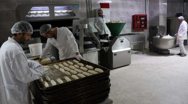 Haliliye'de Günde 7 Bin 368 Ekmek İhtiyaç Sahiplerine Ulaştırılıyor