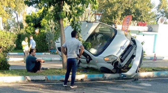 Şanlıurfa'da Kaza! Otomobil Yan Yattı