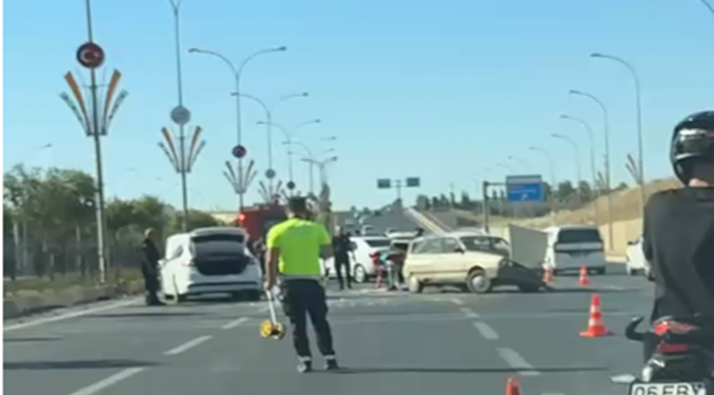 Şanlıurfa'da Korkutan Kaza! 4 Araç Birbirine Girdi