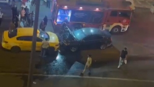 Şanlıurfa'da Saniyeler İçinde Değişti! Kaza Yapan Araç Alev Aldı