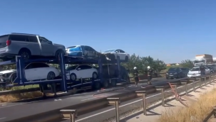 Şanlıurfa'da Trafikte Kabus Anları! Otomobil Yüklü Tır Alev Aldı