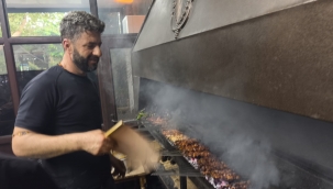 Şanlıurfa'nın Vazgeçilmezi! Kavurucu Sıcakta Bile Ciğer Kuyruğu