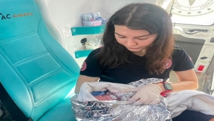 112 Ekipleri Zamanla Yarıştı! Doğum Araç İçerisinde Gerçekleşti